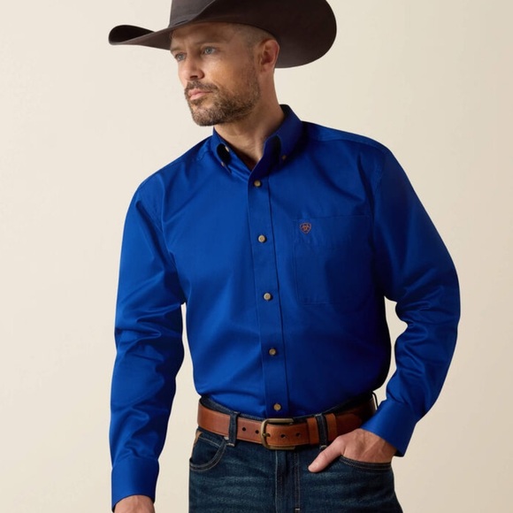 Ariat Men's Ultramarine Blue Solid Twill Button-Up Classic Fit Shirt Size Small - Picture 1 of 10